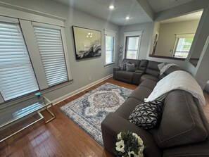 Smart TV - Spacious 5BR/4BA Home - Close To Everything! (Indianapolis)