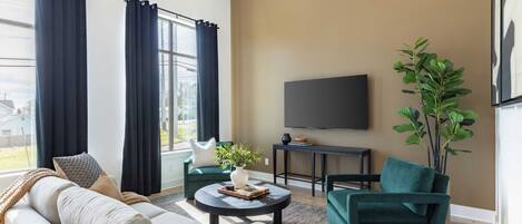 House (4 Bedrooms) | Front of property