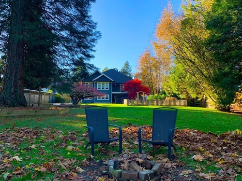 Spacious 2BR by the Park • Large Backyard • Ideal for Families & Long Stays