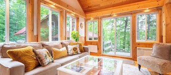 Lakeside Retreat with Hot Tub and Bunkie. Sleeps 10