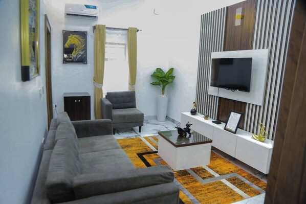 Family Apartment, Balcony, City View | Living area