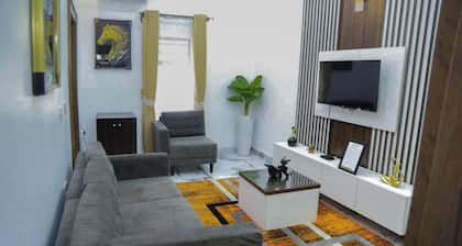 Clifford Apartment