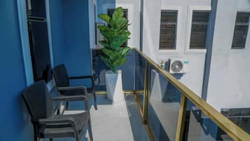 Family Apartment, Balcony, City View | Balkoni