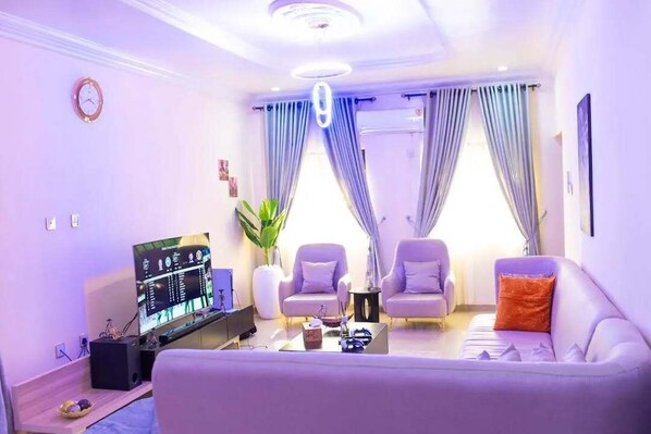 家庭公寓, 阳台, 城市景观 | 起居区