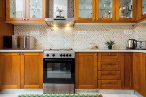 Micro-ondes, four, plaque de cuisson, lave-vaisselle