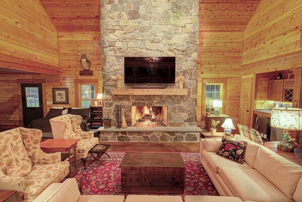 Smart TV, fireplace