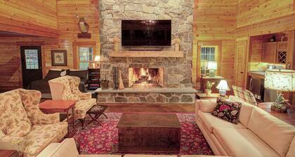 Possum Trot Lodge - Wedding & Event Venue, Lodging for 18, Stone Fireplace