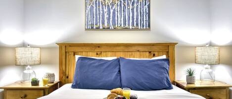 2 makuuhuonetta, silitysrauta/-lauta, ilmainen Wi-Fi, vuodevaatteet