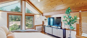 Escape to the Ultimate Mountain Retreat in Idyllwild: Stunning Views, Cozy Vibes
