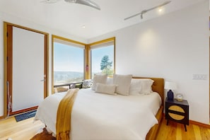 4 bedrooms, iron/ironing board, Internet, bed sheets