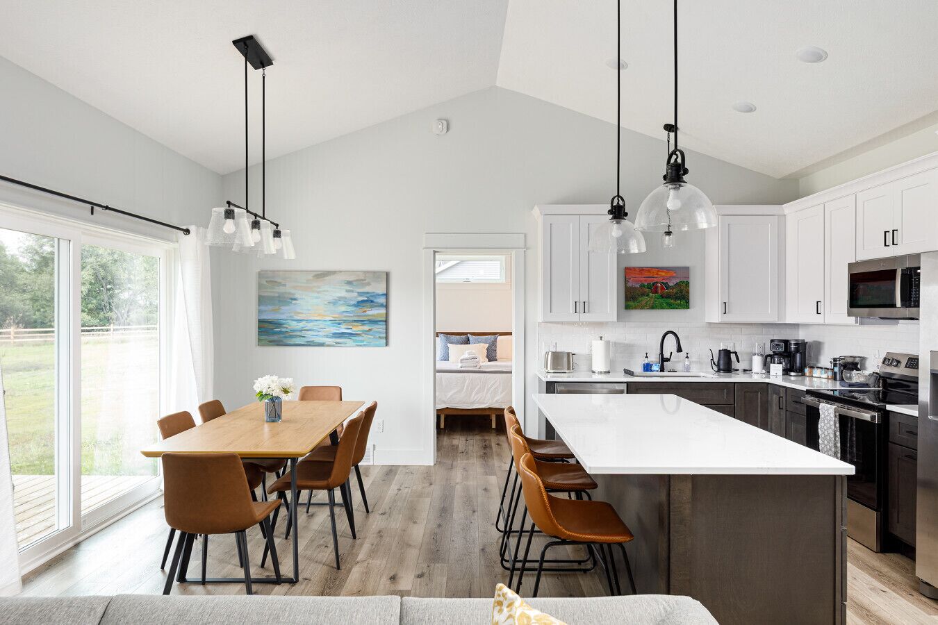 Micro-ondes, four, plaque de cuisson, lave-vaisselle