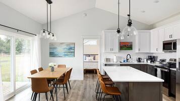 Micro-ondes, four, plaque de cuisson, lave-vaisselle