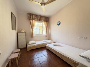 Iron/ironing board, internet, bed sheets