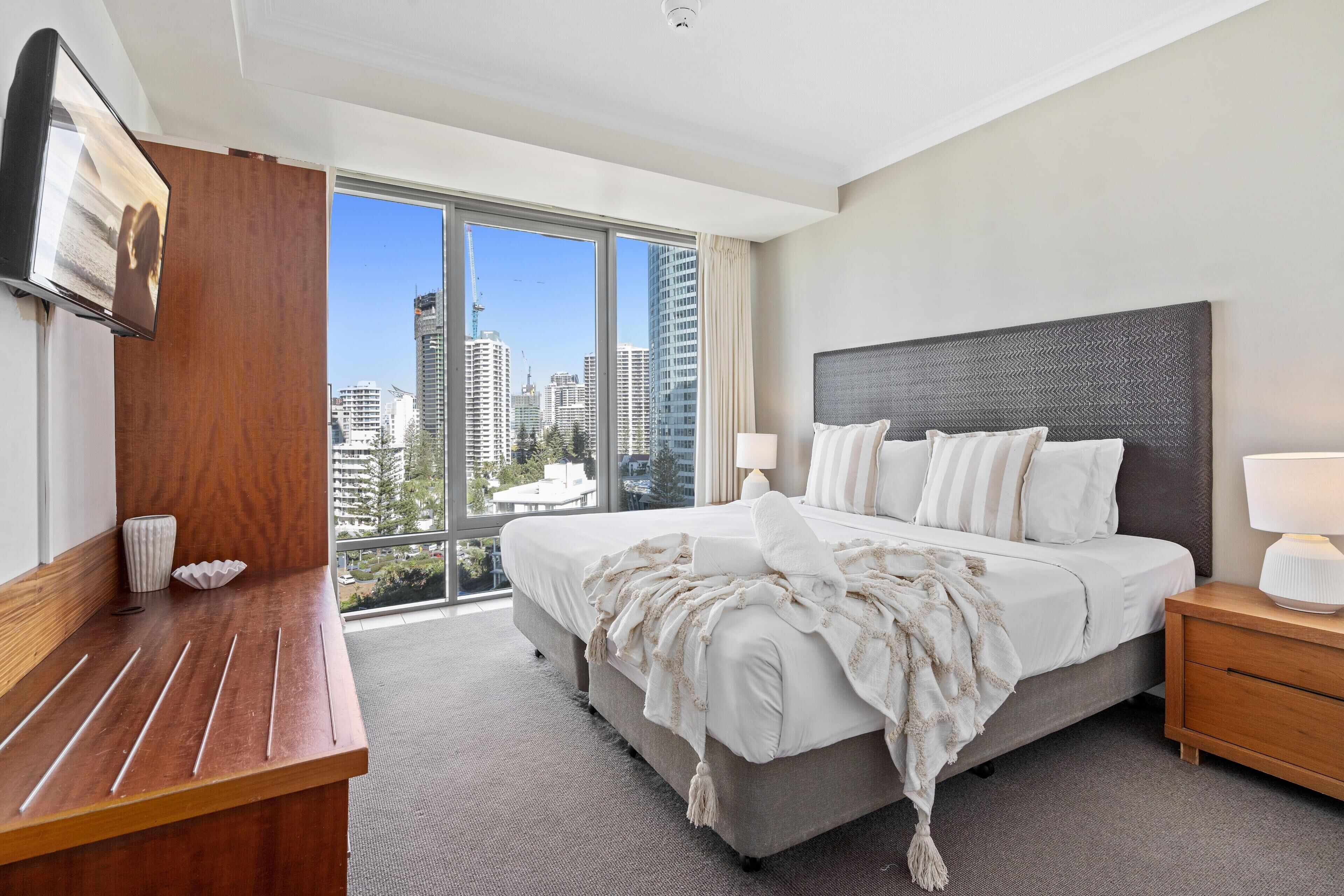 1 bedroom, in-room safe, iron/ironing board, free WiFi