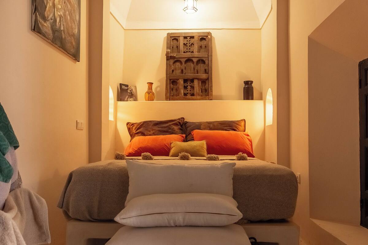 Comfort Double Room, 1 King Bed, Housekeeping, Pool View | Laptop workspace, soundproofing, free WiFi