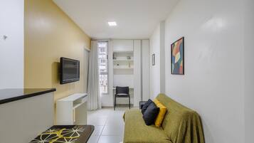 Basic Apartment | Living area