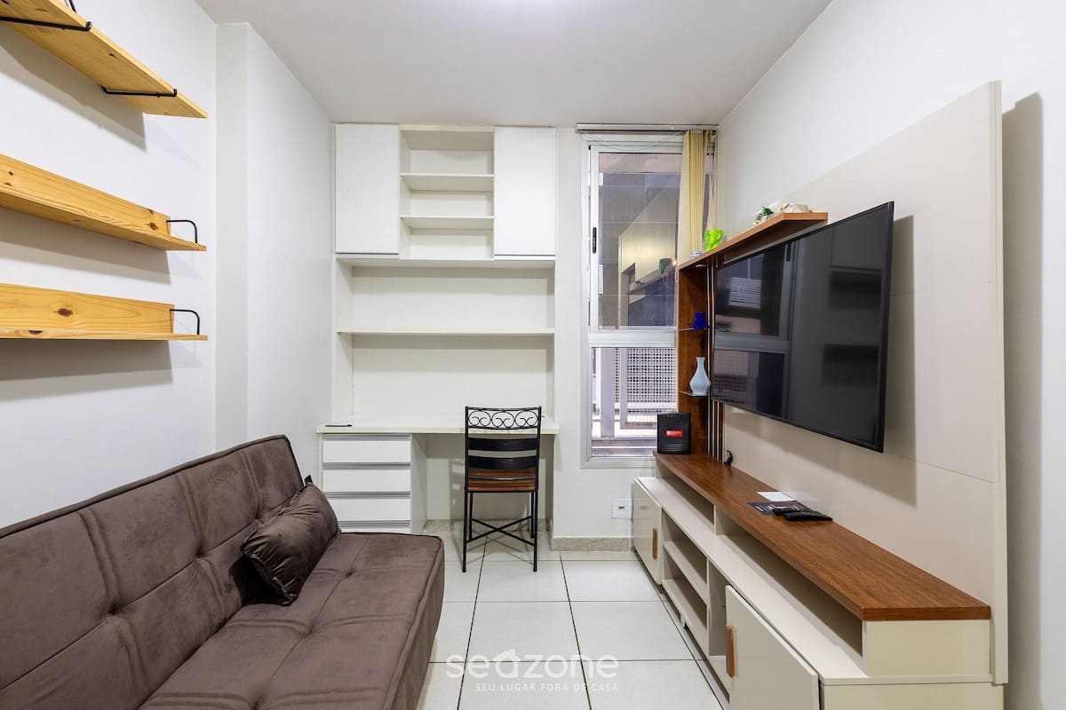 Basic Apartment | Living area