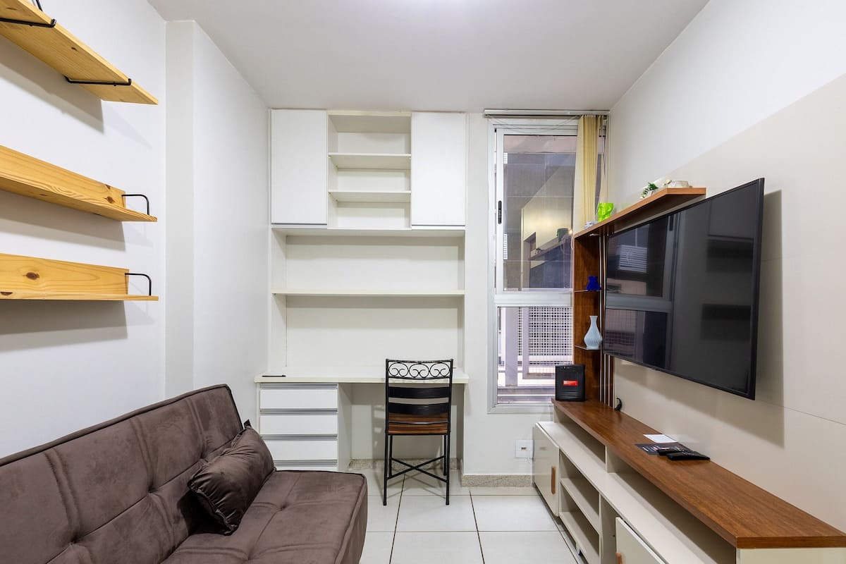 Basic Apartment | Living area