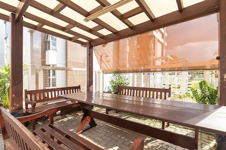 Basic Apartment | Outdoor dining