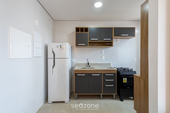 Basic Apartment | Private kitchen