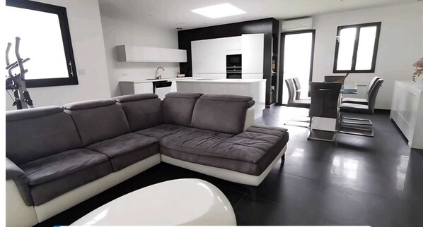 TV