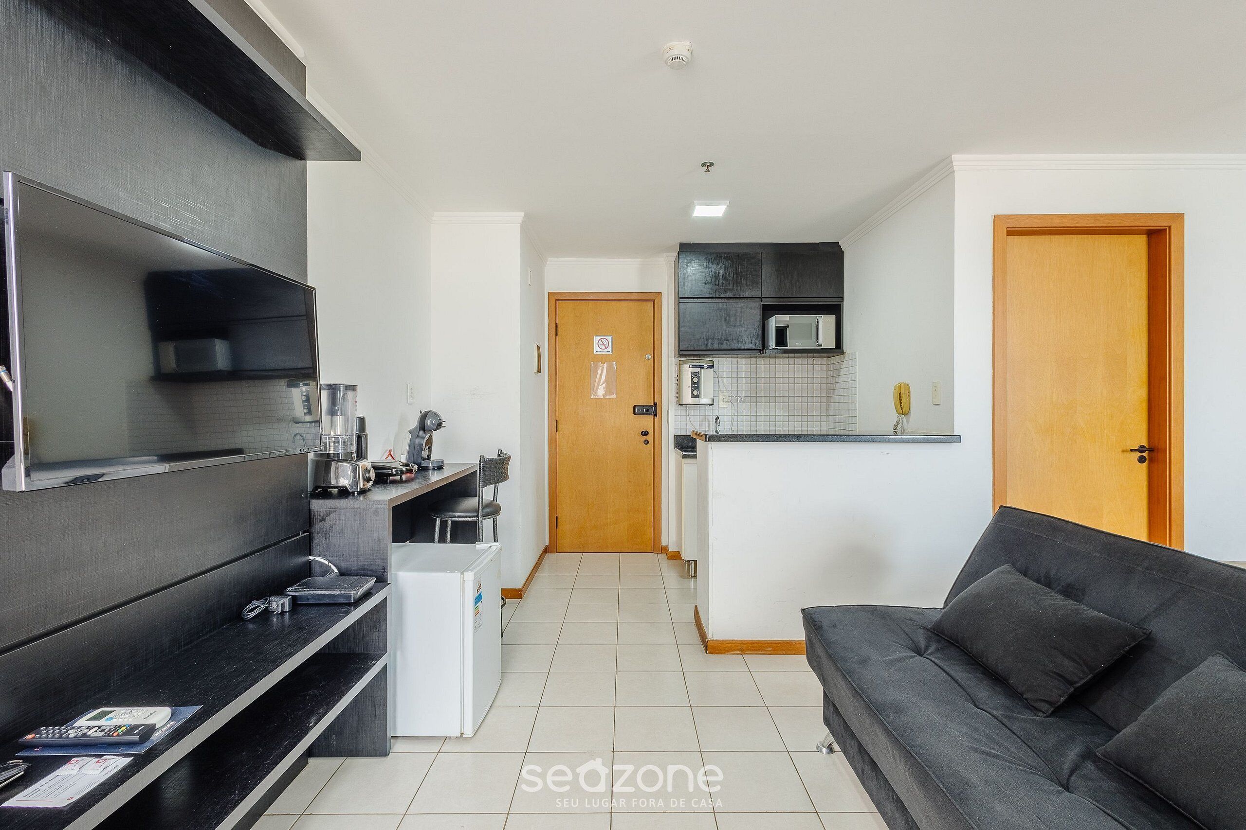 Basic Studio | Living area