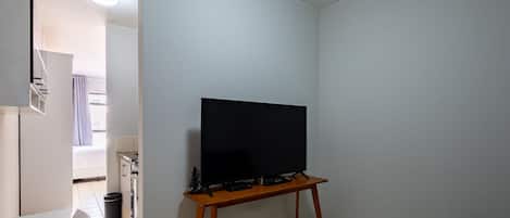 Basic Apartment | Living area