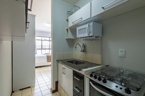 Basic Apartment | Private kitchen | Cookware/dishes/utensils