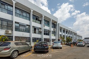 Basic Apartment | Exterior