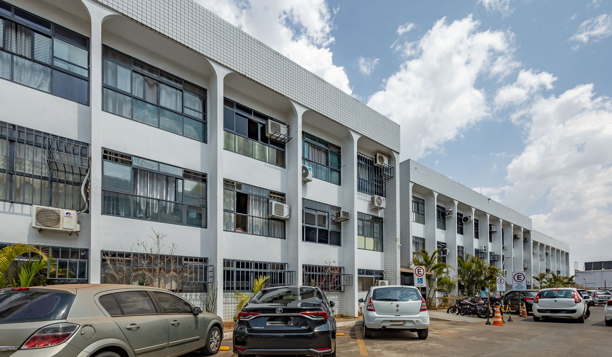 Basic Apartment | Exterior