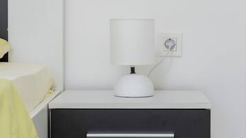 1 Schlafzimmer, BĂŒgeleisen/BĂŒgelbrett, WLAN, BettwĂ€sche