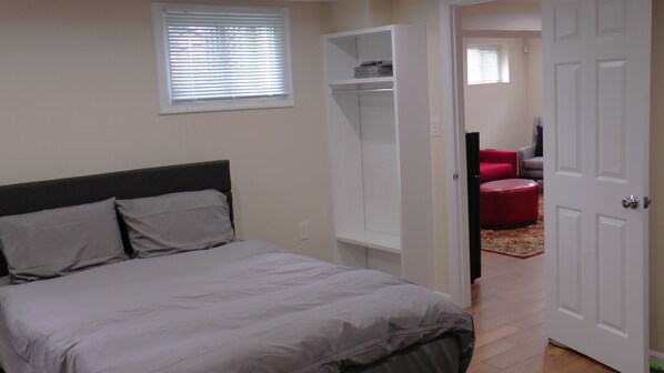 1 chambre, fer et planche à repasser, Wi-Fi, draps fournis