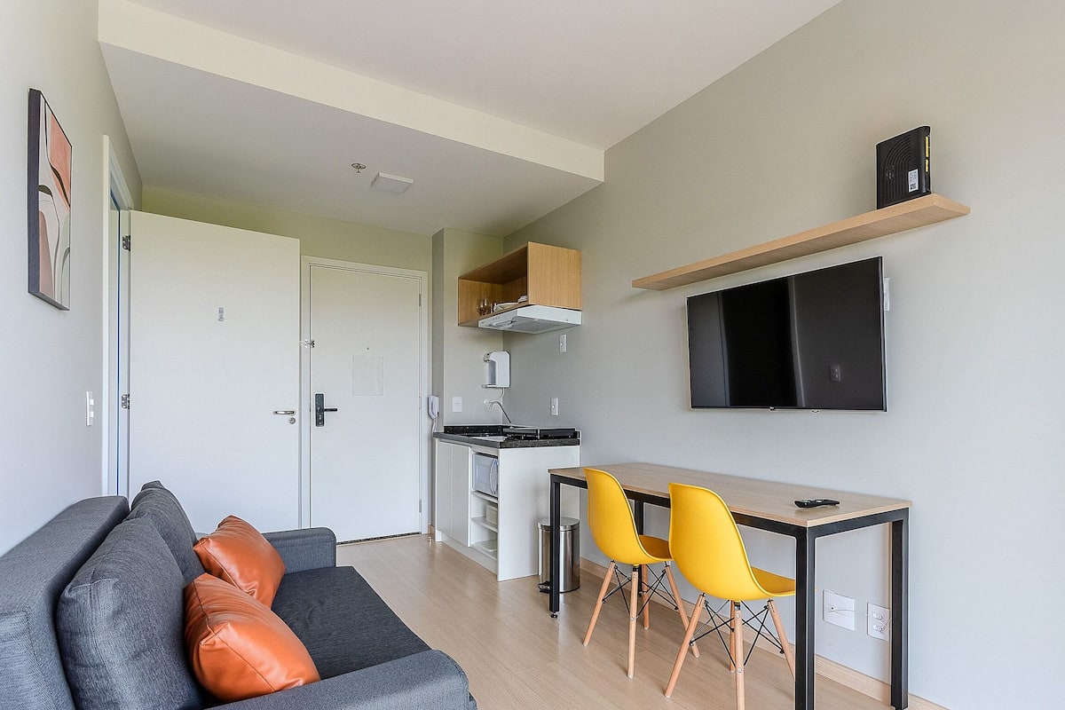 Basic Apartment | Living area