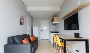 Basic Apartment | Living area