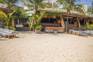 Beach bar - Raintree Suites (St. John)