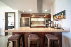Fridge, microwave, oven, coffee/tea maker