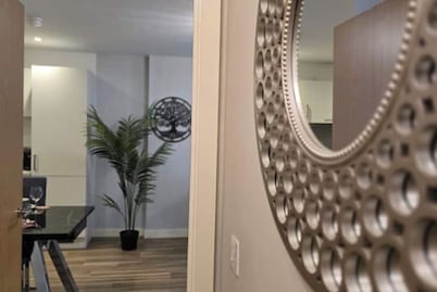 Modern 2-Bedroom Apartment in Birmingham city centre – Sleeps 6 + Free Parking
