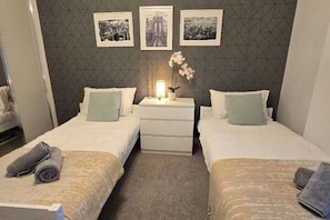 2 bedrooms, desk, iron/ironing board, free WiFi