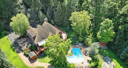 Luxury 10BR Escape w/ Pool, Hot Tub & Game Lounge
