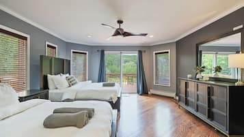 10 bedrooms, desk, iron/ironing board, travel cot