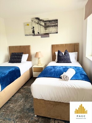 3 bedrooms, iron/ironing board, WiFi, bed sheets