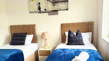 3 bedrooms, iron/ironing board, WiFi, bed sheets