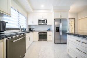 Fridge, microwave, dishwasher, coffee/tea maker - Luxury 2 BR Condo with Pool - Paseo del Sol Playacar II (Playa del Carmen)