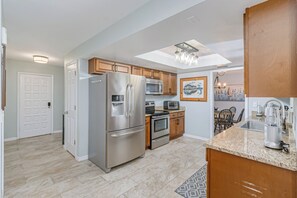 Mikrowelle, Ofen, Herdplatte, Geschirrspüler