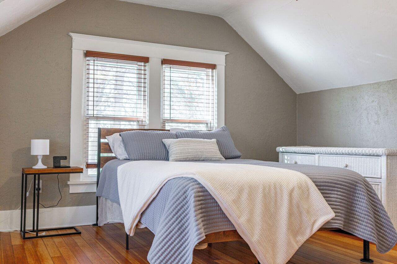 4 bedrooms, WiFi, bed sheets