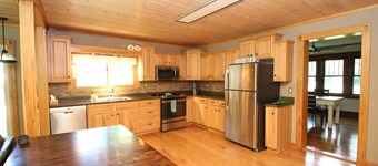 THE CHRISTMAS HOUSE! 20 ACRES ON A X-MAS TREE FARM!! YEAR ROUND CHRISTMAS DECOR