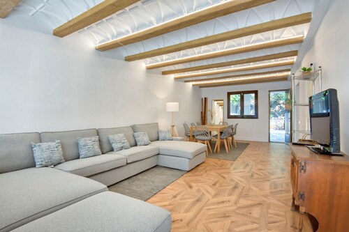 PESCADORS: Recently renovated house 200 metres from Pals beach