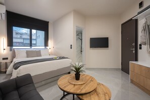 Iron/ironing board, free WiFi, bed sheets