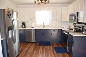 Microwave, dishwasher