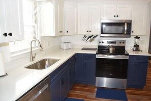 Microwave, dishwasher